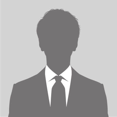 Y.T／40代前半／男性／神奈川県／個人開業10年目・一般歯科＋自費診療・年商約1.2億円・スタッフ12名