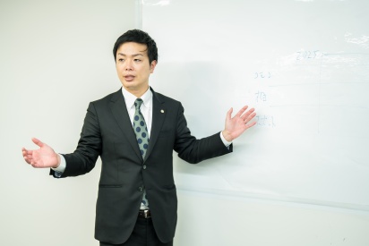 親が亡くなったら最初にやるべき5つのこと｜当日〜14日目までを時系列で公認会計士が解説【動画付き】
